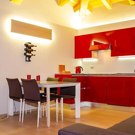 Holiday House Viola Tirano Luaran gambar